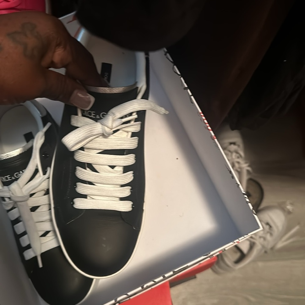 Shoes - Picture 4 of 5